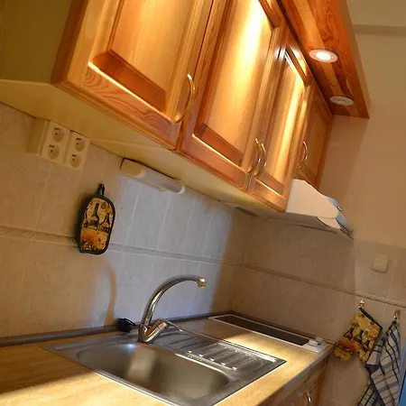 V Tatranskej Lomnici, Dinda 127