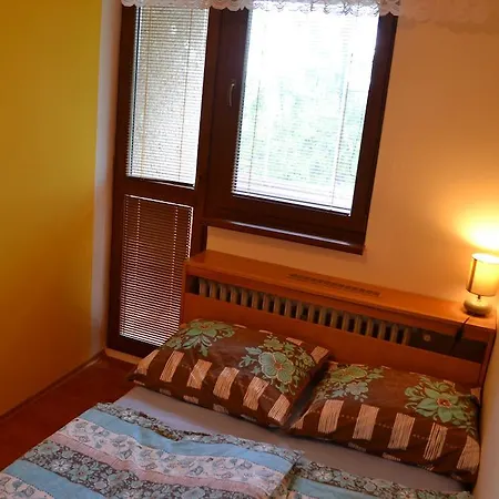 V Tatranskej Lomnici, Dinda 127 * Tatrzańska Łomnica