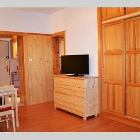 V Tatranskej Lomnici, Dinda 127