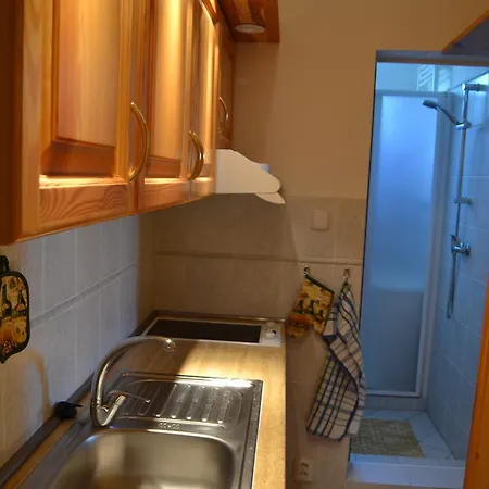 V Tatranskej Lomnici, Dinda 127