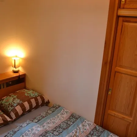 V Tatranskej Lomnici, Dinda 127 Tatranská Lomnica